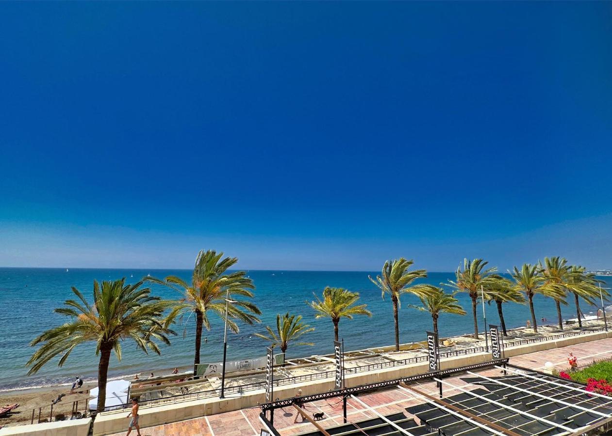 Ed. Larycorte 2d. Exclusive Sea Front In Center.